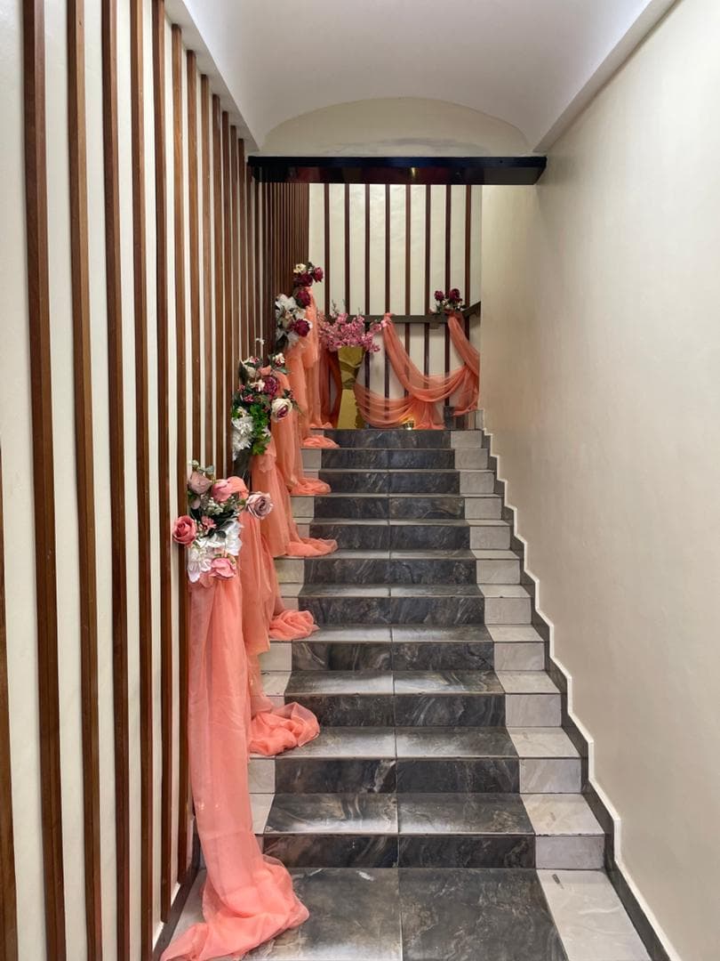 Salle des Fêtes — détail